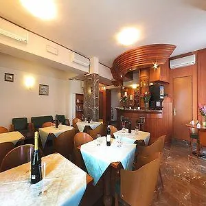 Arcadia Otel 3*