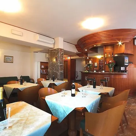 Arcadia Hotel 3*