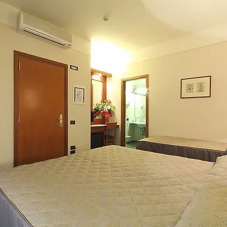 Arcadia Hotel 3*
